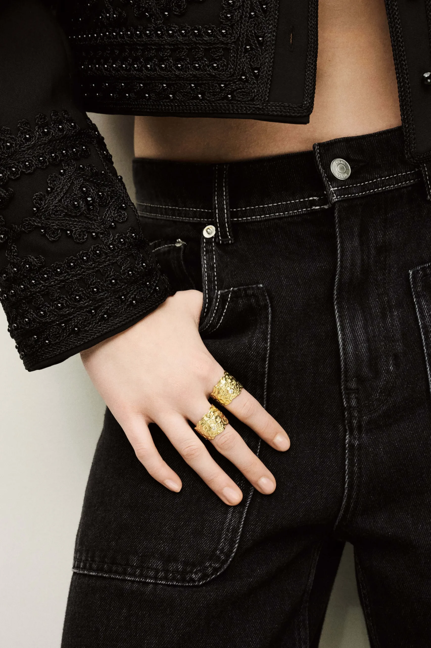 ANAE zircon ring