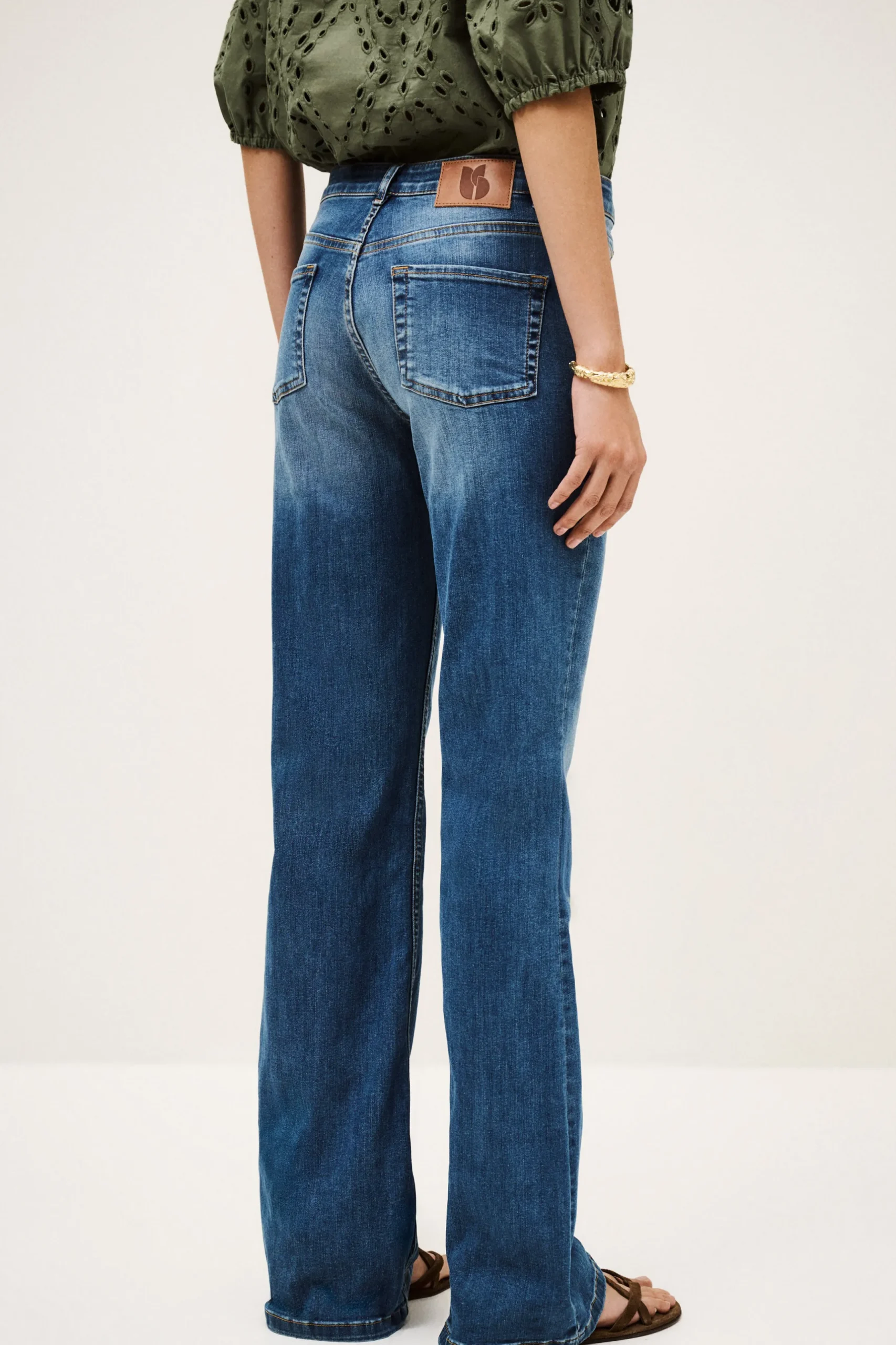 AOMMIE bootcut jeans