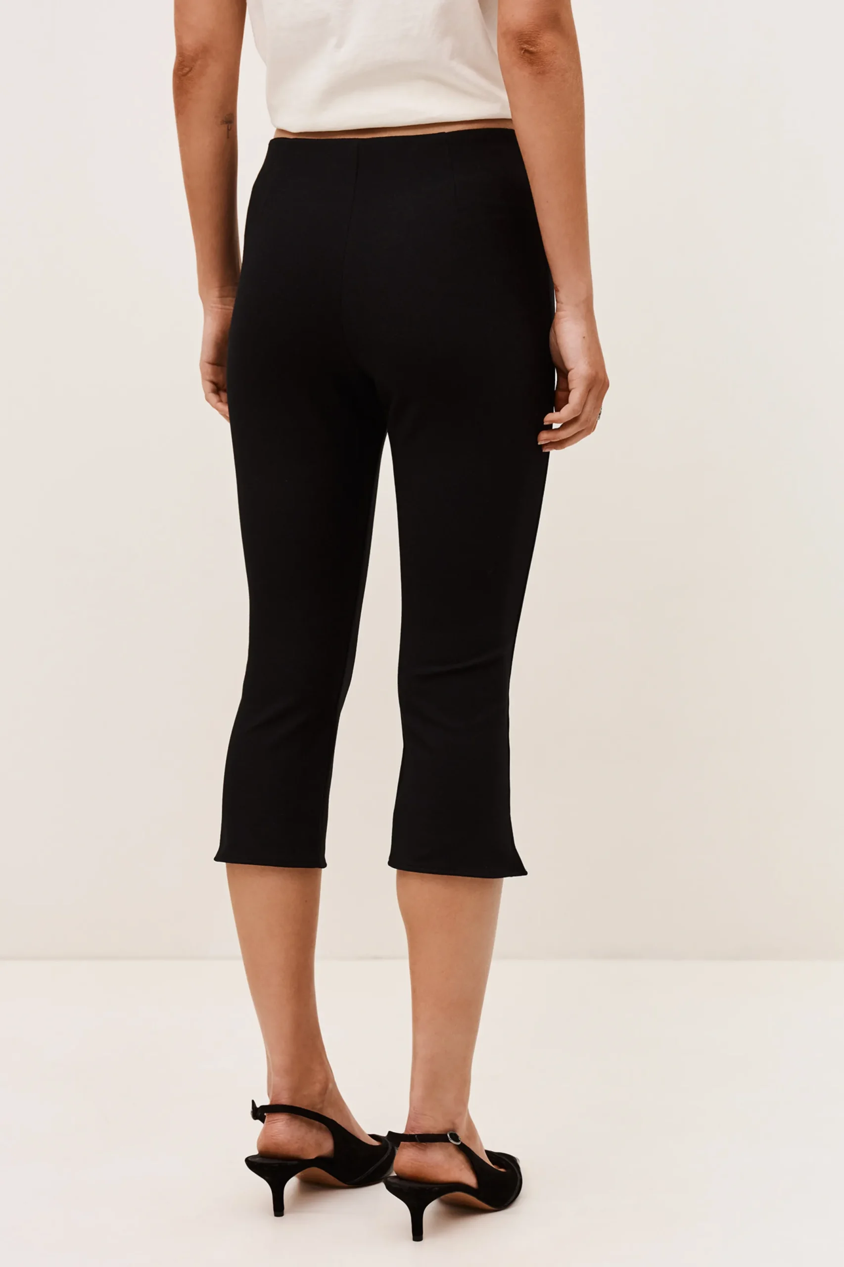 CAPRIA high-waisted pants