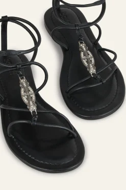 CAYA flat leather sandals
