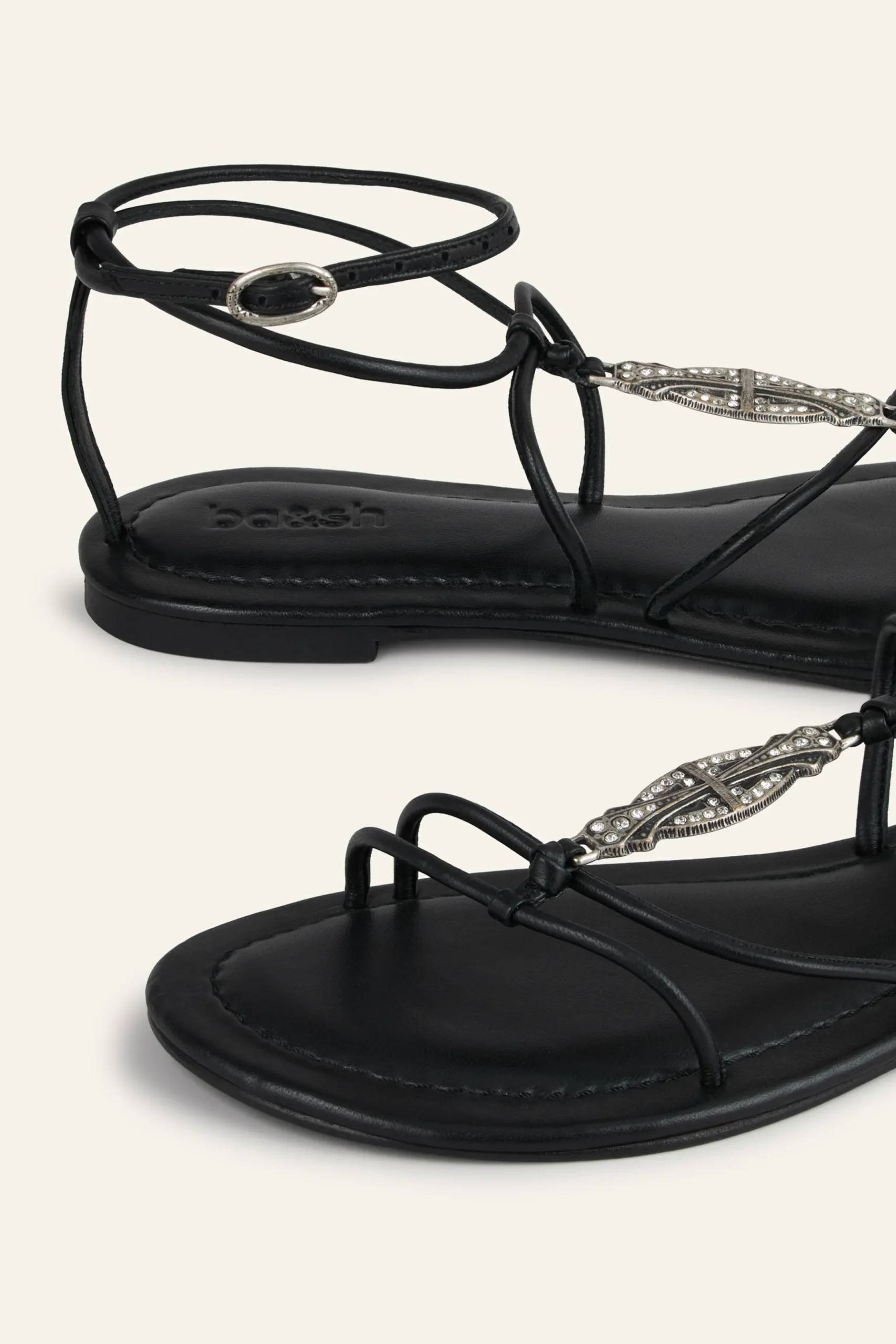 CAYA flat leather sandals