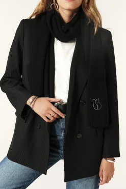 COMIE long knitted scarf