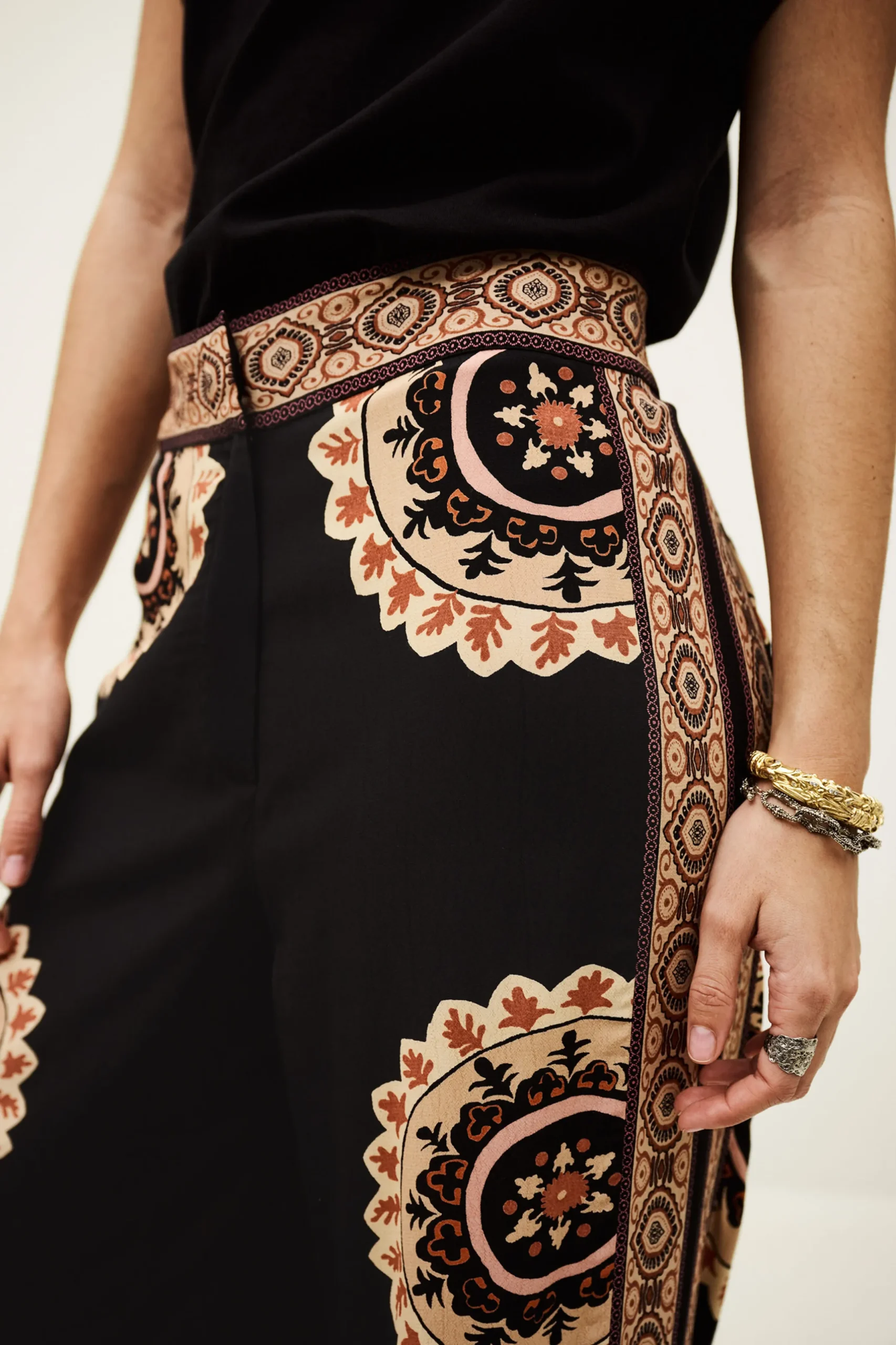 VALLA patterned flared pants