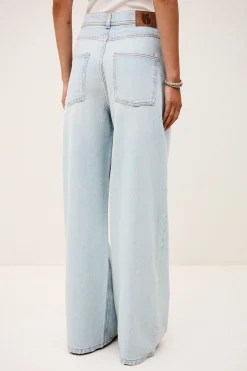 ZOEL straight leg jeans